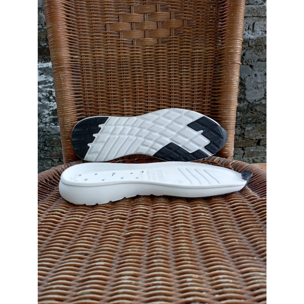 outsole sepatu sol outsol sport running black and white 42