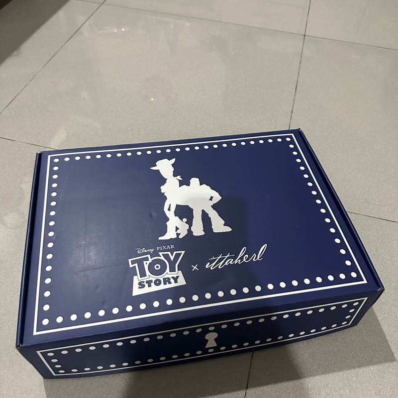 sepatu ittaherl x disney princess toy story BNIB size 40