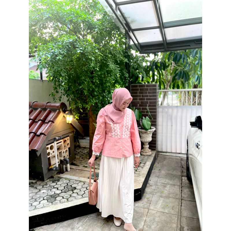 Lovely Lace-Rosea Lace Korean Blouse