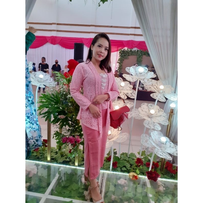 one set kebaya pink merah muda bridesmaid undangan