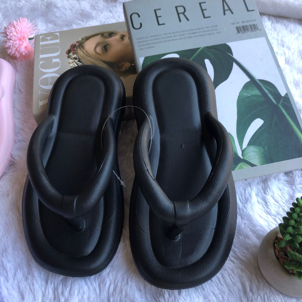 Sendal Jepit Wanita | Sendal Wanita Sendal Japit Wanita Sendal Karet Wanita Sepatu sendal Jepit Sandal Jepit Cewek Anti Slip Korean Style Sandal Jelly Nyaman Empuk Anti Slip Sandal Rumah Sendal Jepit Wanita