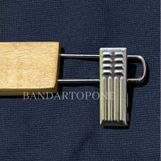 HANGER KAYU KOTAK HOOK GOLD HARGA PER 1 BH