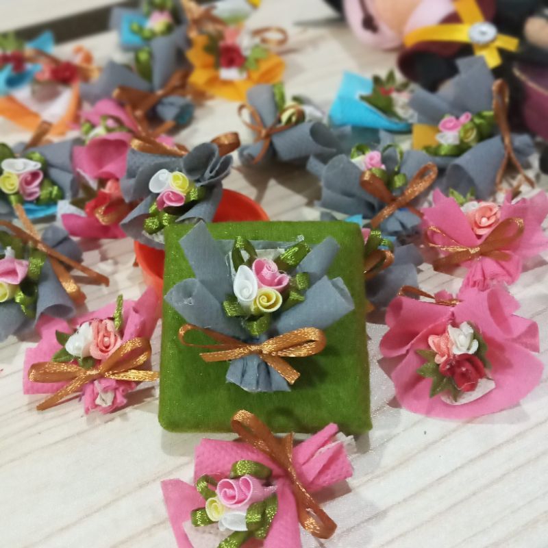 BUKET MINI BUNGA PALSU PITA