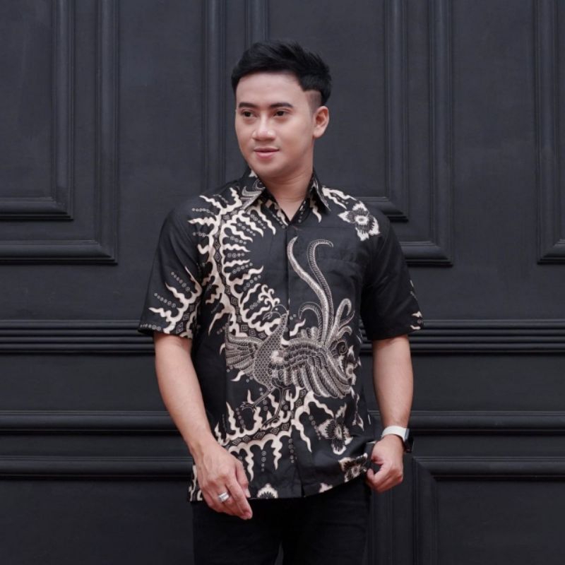 Hitam manis kemeja batik pria lengan pendek dan panjang