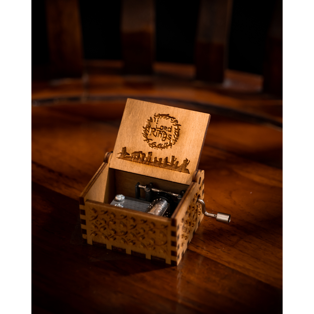 Lord Of The Rings Music Box Mechanical - Kado Kolektor dengan Melodi Epik