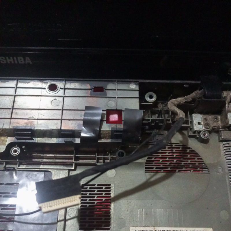 kabel flexyble lcd laptop toshiba L635