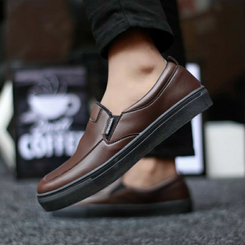 Sepatu Formal Kerja Kantor Pria Pantofel Slip On Casual Kulit Sintetis