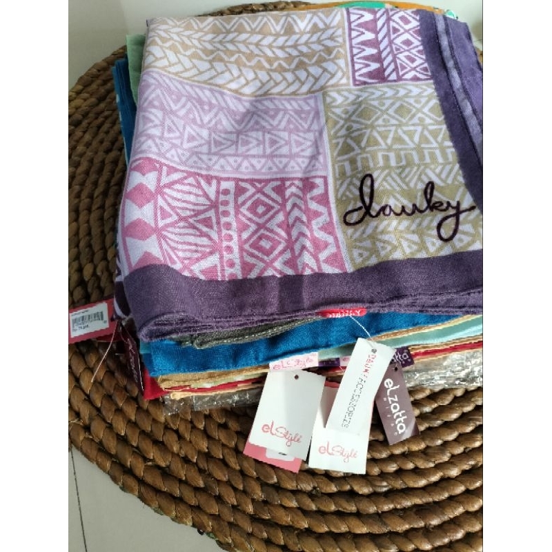 Zaskia Mecca.dauky elzatta defect