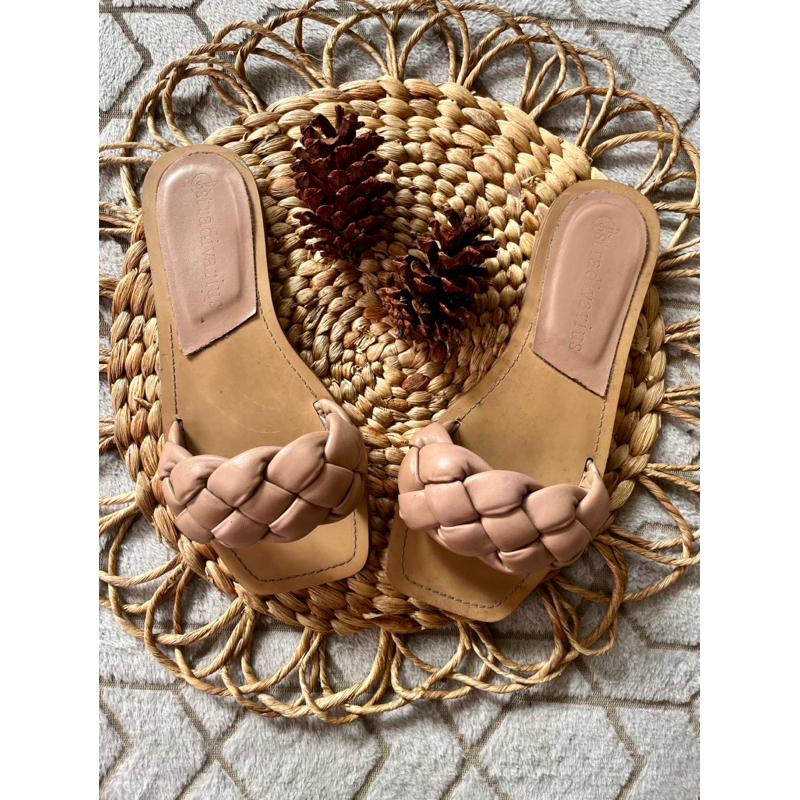 preloved sandal stradivarius