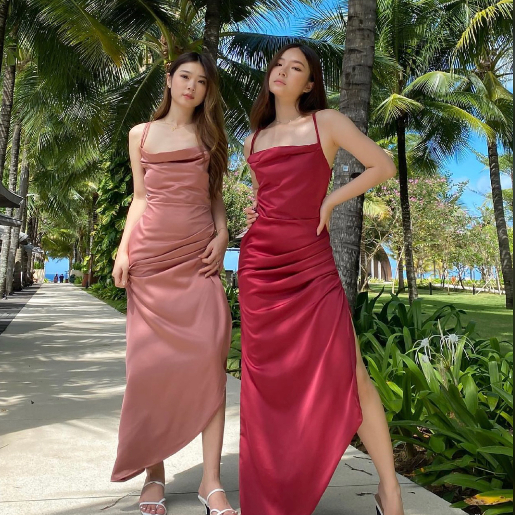 VICTORIA SATIN DRESS KOREA BODYCON FIT ( WITH FLARE BOTTOM ) IN MAROON - MAXI DRESS EVENT PESTA SEXY - DRESS TALI - KONDANGAN DRESS - SERAGAM BRIDESMAID SATIN - GAUN WANITA MEWAH - PRAWEDDING DRESS - DRESS PAGER AYU - HADIAH / KADO ULTAH CEWEK