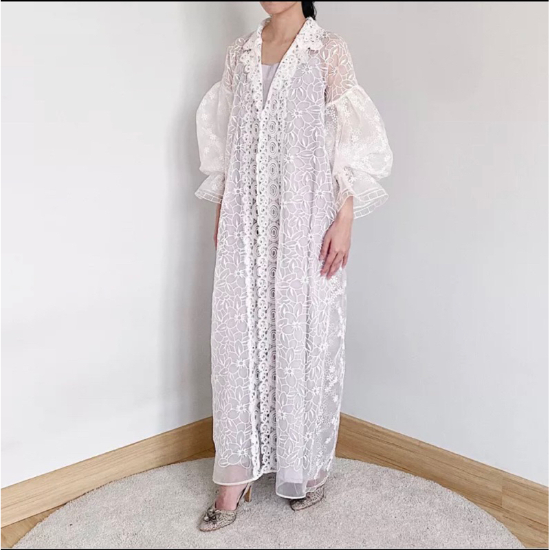 HANYA PENYEWAAN Kembang Outer in Broken White by Kina Atelier (Inner Hijab Available)
