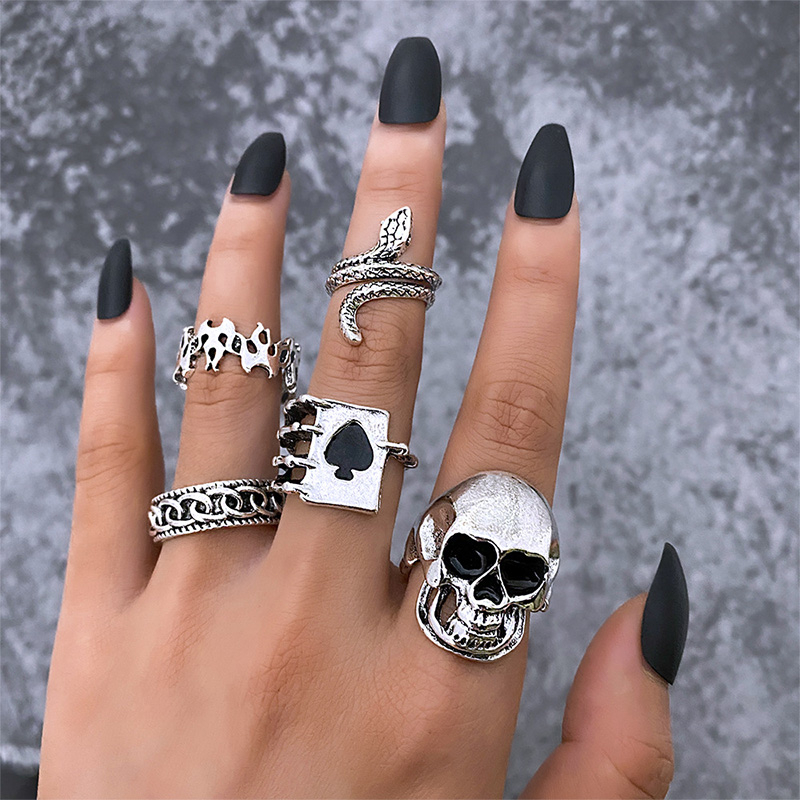 COD❤️6PCS/Set Cincin Unisex  Punk Membesar-besarkan  Badut Poker Cakar Hantu Tengkorak  Perhiasan Bulat Nomor 8-A.one