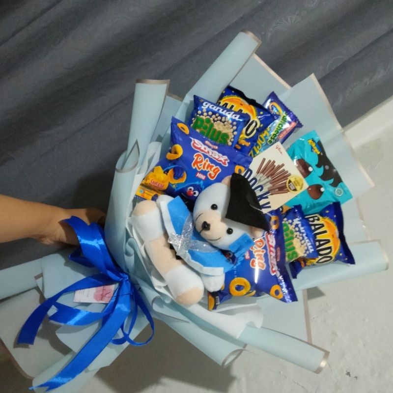 BUCKET SNACK+ BONEKA WISUDA