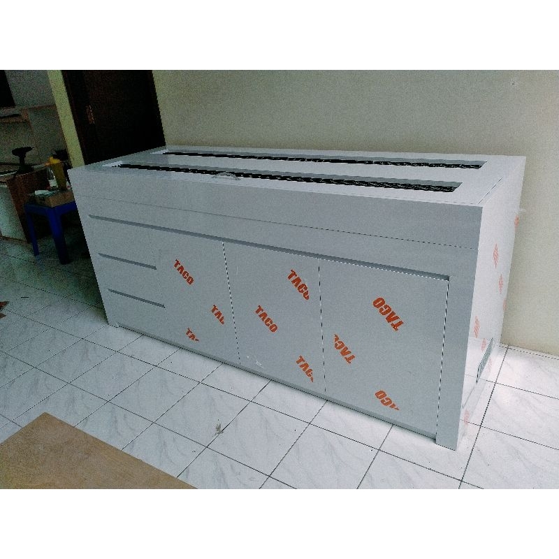 Meja dan tutup aquarium minimalis modern besar custom murah.pakai rangka besi ukuran 200x70x95cm