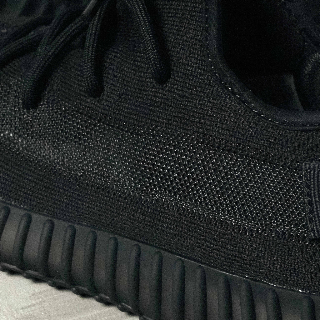 Yeezy Boost 350 V2 Onyx