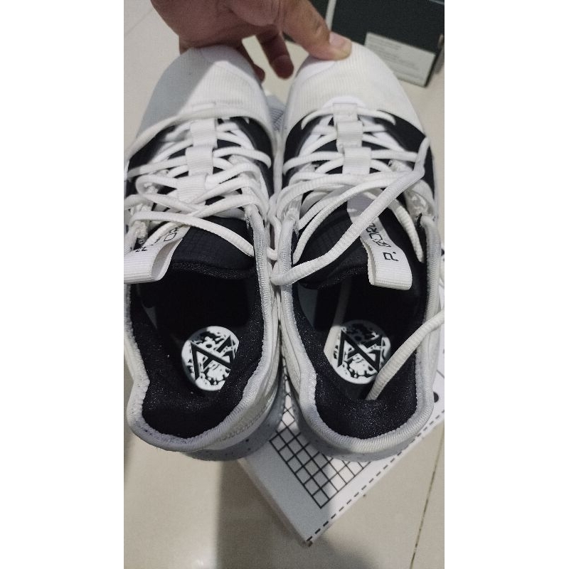 Sepatu basket Nike Paul George 3, Original, Size 42.5 (27cm) Kondisi muluss VNDS 95%,Lengkap dengan 