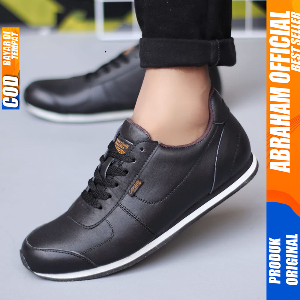 Sepatu Casual Sneakers Kulit Asli Hitam Pria