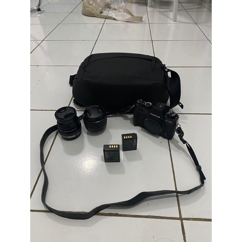 Fujifilm X-T30 Black KIT XC 15-45mm F3.5-5.6 OIS PZ + Lensa Fujinon XF 35mm F2 R WR Second / Bekas