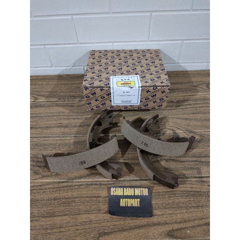 Kampas Rem Belakang Set 2 Roda Toyota Corona GL Ex Saloon , Corona Absolute ( Tromol )