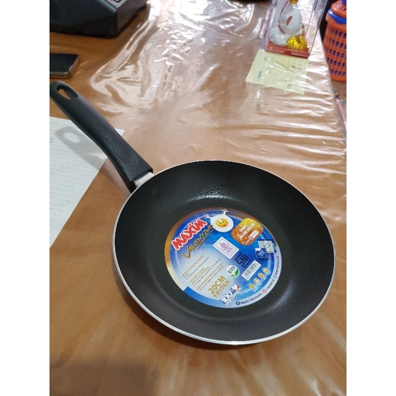 Teflon maxim 20cm Frypan penggorengan wajan maxim Valentino merah