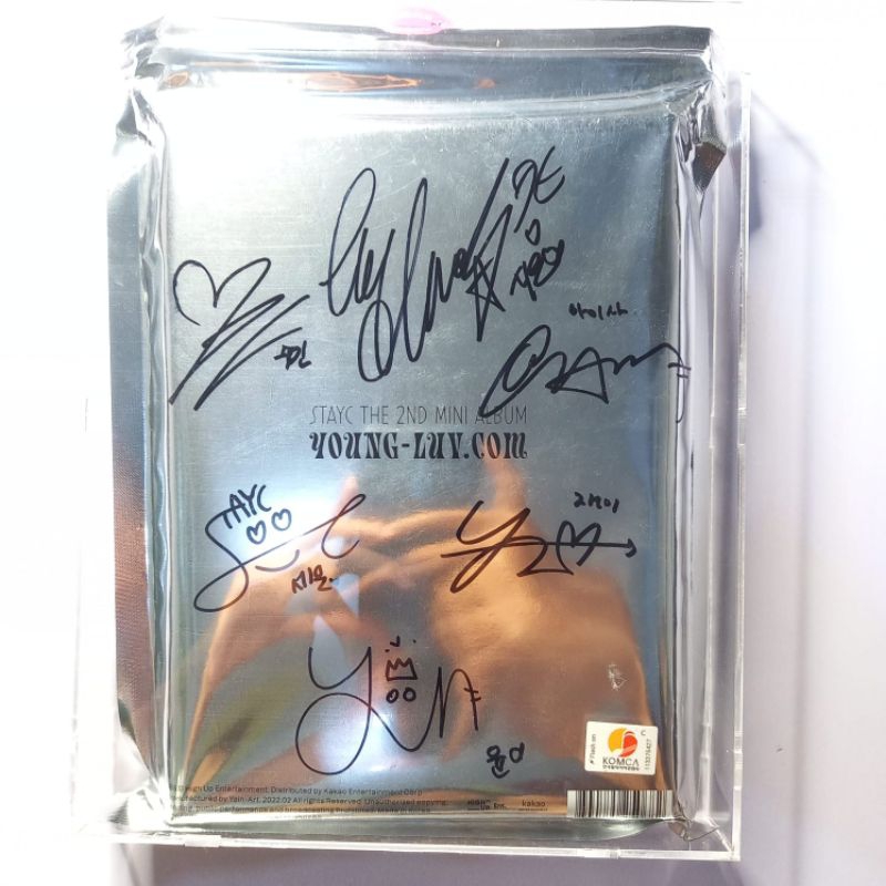 ALBUM SIGNED STAYC YOUNGLUV