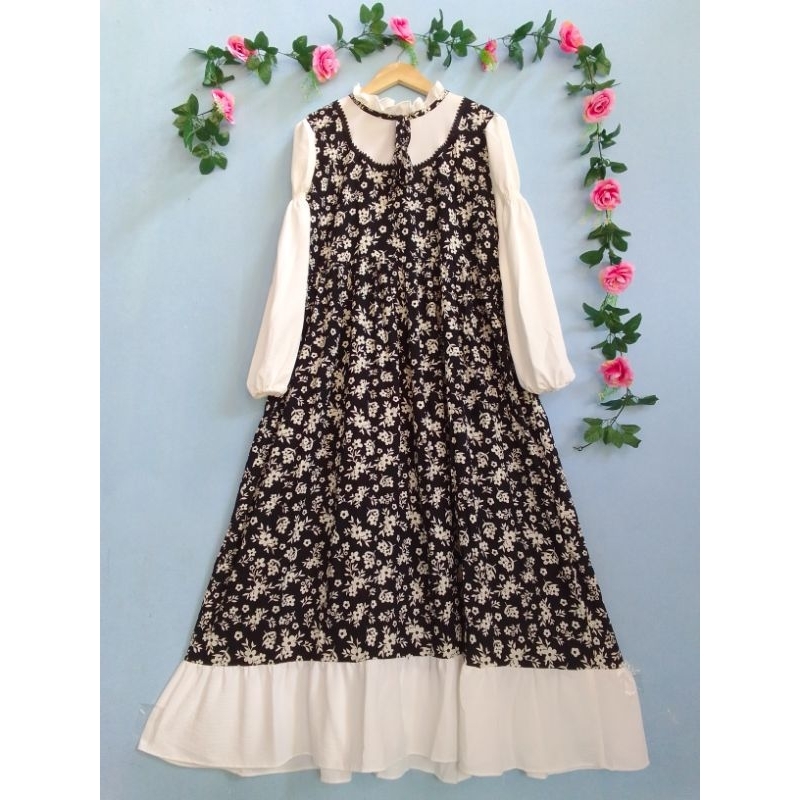 Gamis korean style / Gamis hitam putih / gamis bunga2 / gamis katun crinkle by Azkiyah_Dress