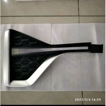 Cover sein bemper DRL Innova Zenix Original