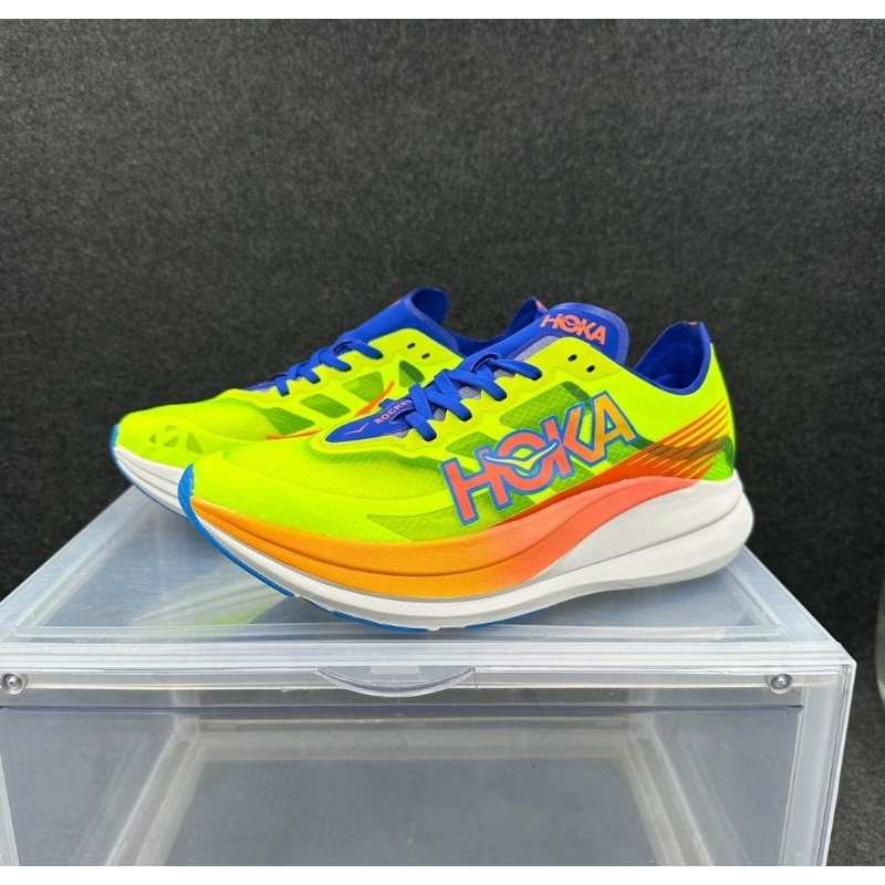 SEPATU LARI HOKA ONE ONE ROCKET X2 CARBON PLATE