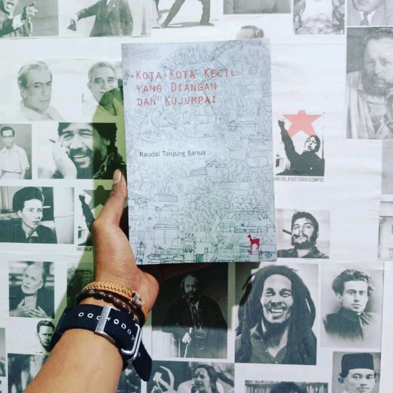 Buku-buku Raudal Tanjung Banua Parang Tak Berulu / Metamorfosa Cicak Di Atas Peta / Api Bawah Tanah 