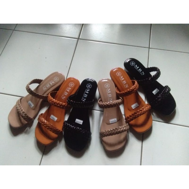 sandal wanita hak tahu 3 cm hells kepang slop