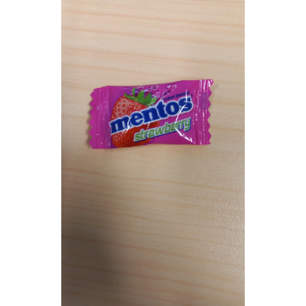 

PERMEN MENTOS STRAWBERRI 1 BIJI