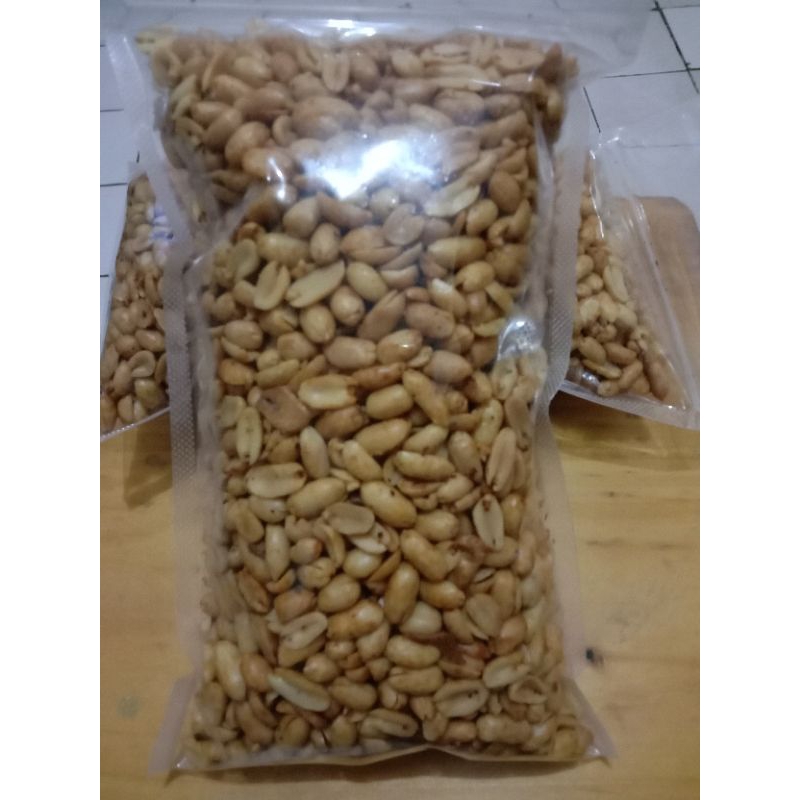

Kacang bawang goreng gurih,renyah dan nagih@1kg@Rp60rb