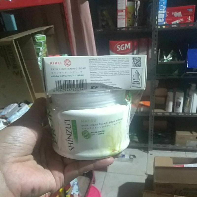 Shinzui body scrub LULUR Matsu 200gr free sabun mandi 65gr
