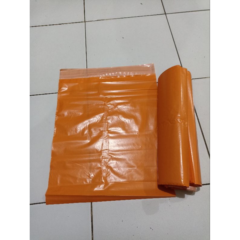 plastik packing polymailer 20x30 isi 100 oren &amp; hitam