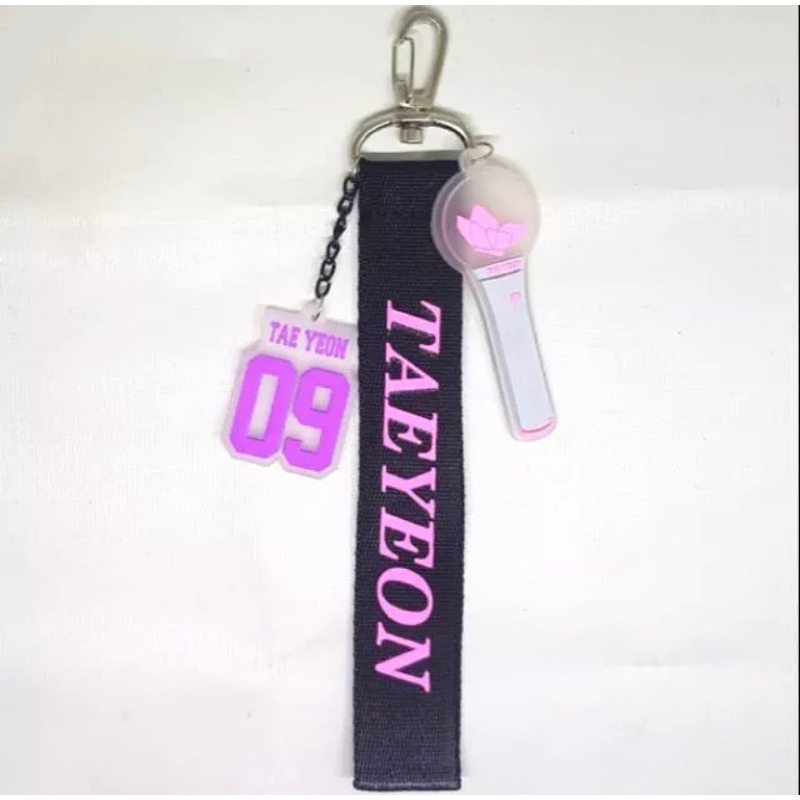 Keyring strap taeyeon name kpop keychain strap gantungan lightstick snsd kpop gantungan kunci