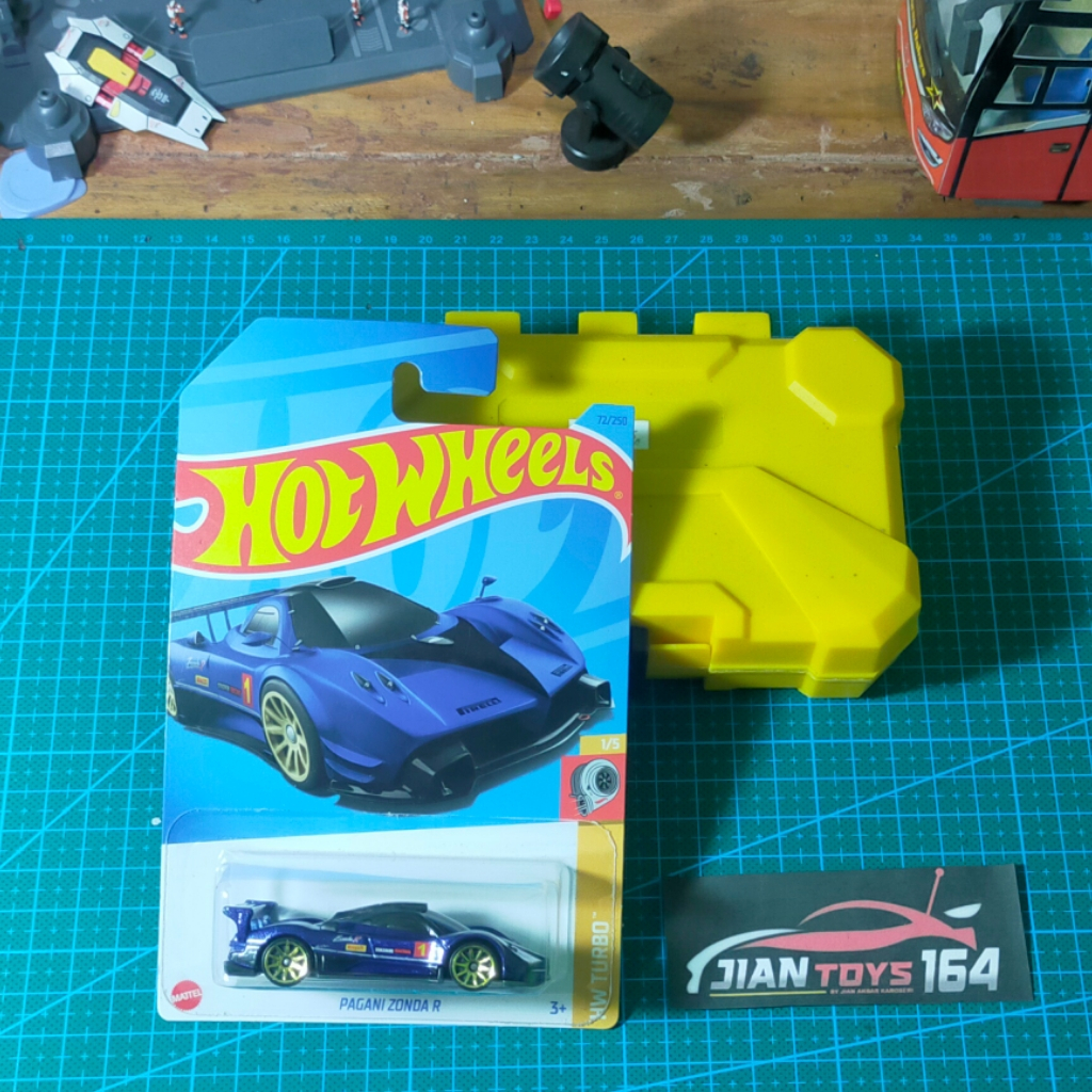 Hot Wheels Pagani Zonda R Biru