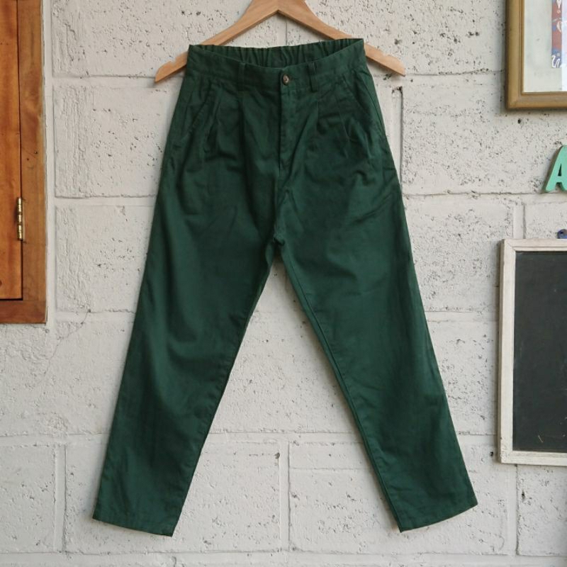 Uniqlo Ankle Chino Pants Emerald Olive Green Size 25 (Waist 64) 98% Good Condition