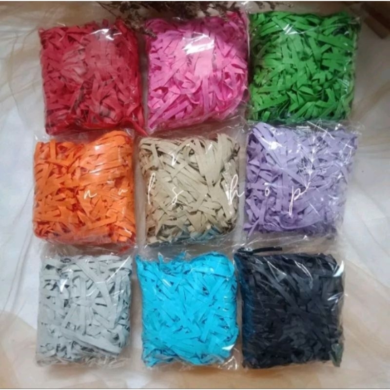 

Kertas Cacah 50gr / Kertas Serut Paper Pengisi Gift Box / Kertas Hias