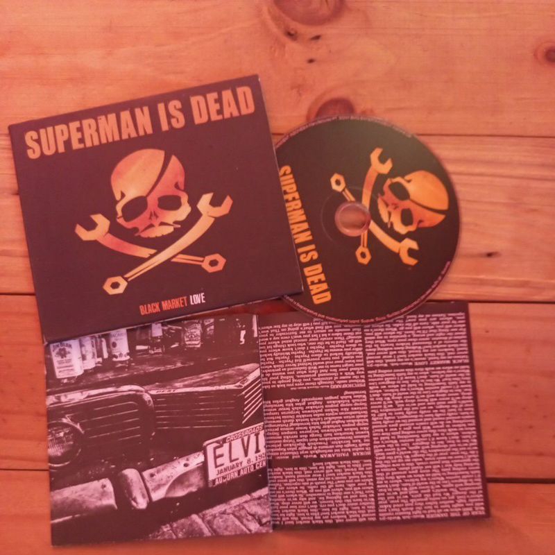 CD Original Superman Is Dead dengan Tanda Tangan