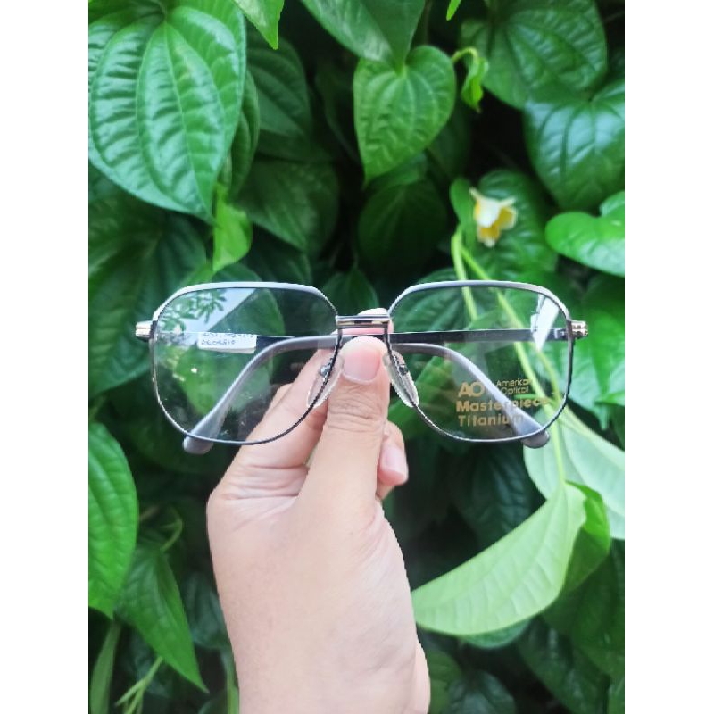 kacamata vintage merk American Optical Masterpiece Titanium 531