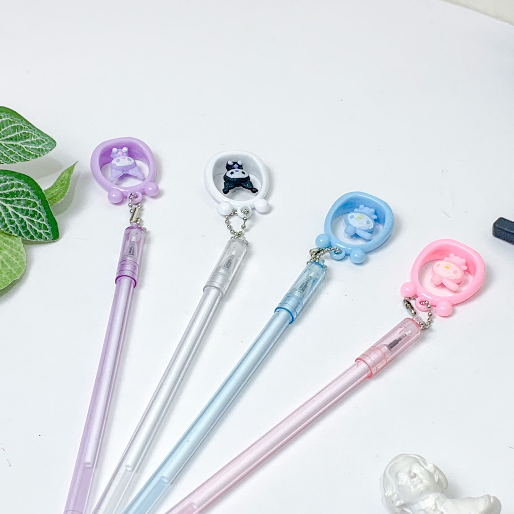 

Pen Gantungan Sanrio Lingkaran / Pulpen Gel Tinta Hitam Gantungan Motif Kartun Jepang Kucing Sanrio Hello Kitty My Melody Cinnamoroll Little Twin Star Kuromi Cute Lingkaran Harga Grosir Ready COD