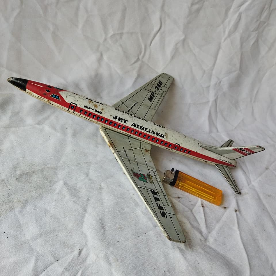 Pajangan Vintage Sparepart Tin Toy Pesawat Jet Airliner