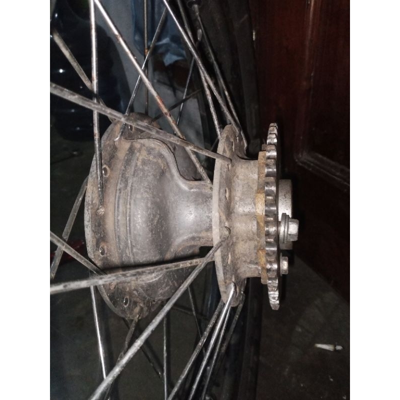 tromol belakang ts 100