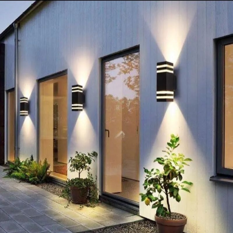 Lampu hias dinding tiang teras taman cafe