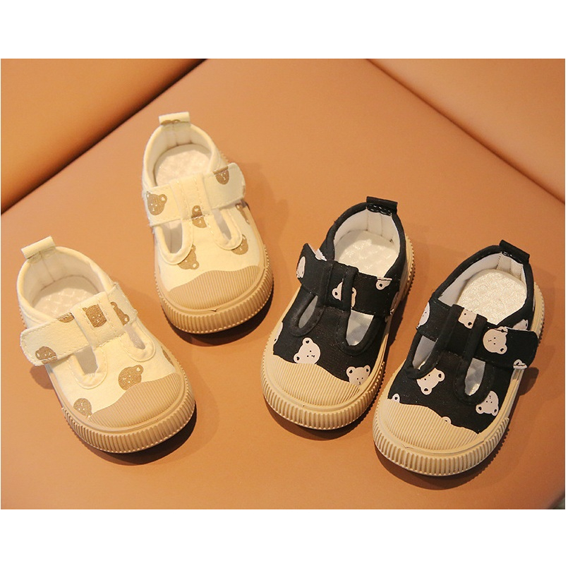 Sepatu anak IMPORT BEAR HITAMCREAM BAHAN LEMBUT NYAMAN DIPAKAI 17-28