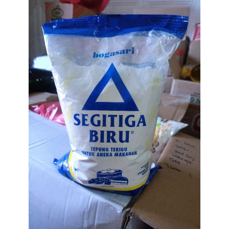 

Terigu segitiga biru 1 kg