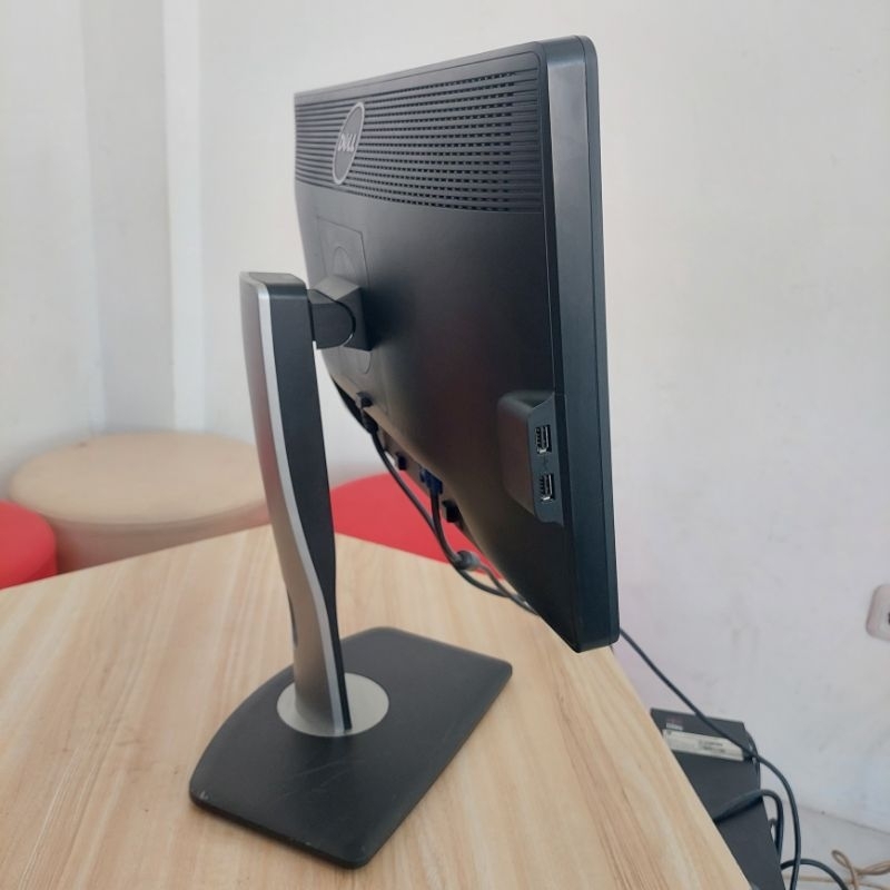 LED MONITOR DELL P2212HB 22 INCH WIDE SCREEN FULL HD TAMPILAN NORMAL DAN MULUS