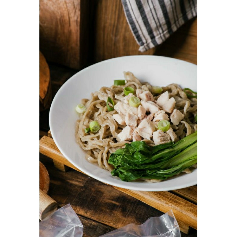 Bakmi Karet Kecil BAKMI TAKAIN HALAL FROZEN NOODLE