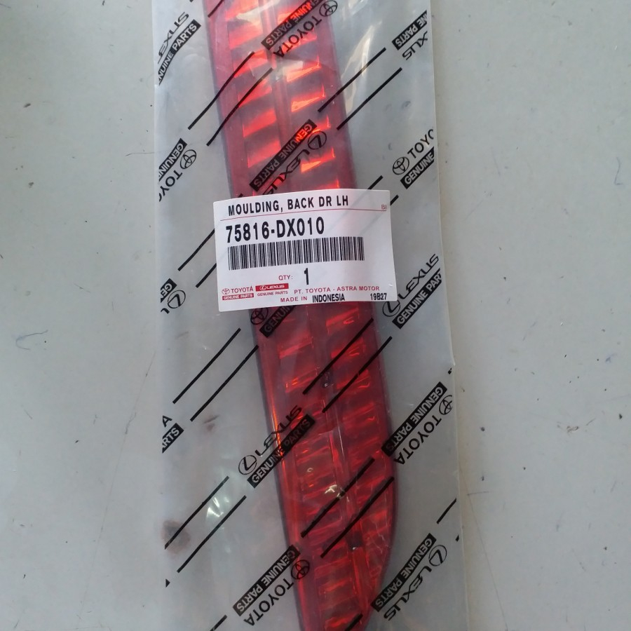 Reflektor Moulding Garnish Pintu Bagasi Innova Satuan