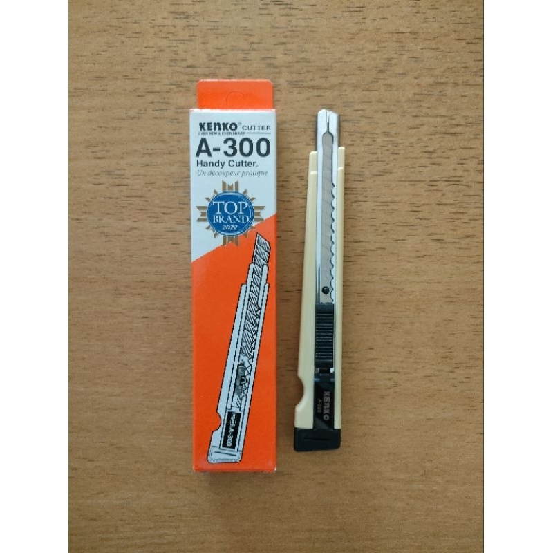 

cutter kecil / pisau pemotong kecil A-300 / handy cutter